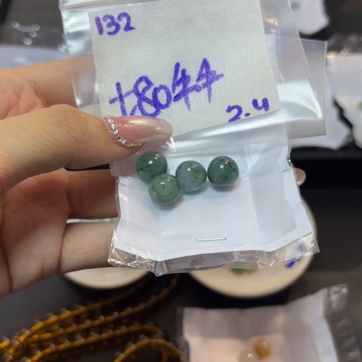 定制翡翠未镶嵌牛*丶不