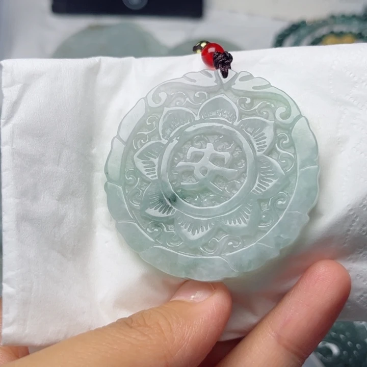 颈饰未镶嵌翡翠挂件