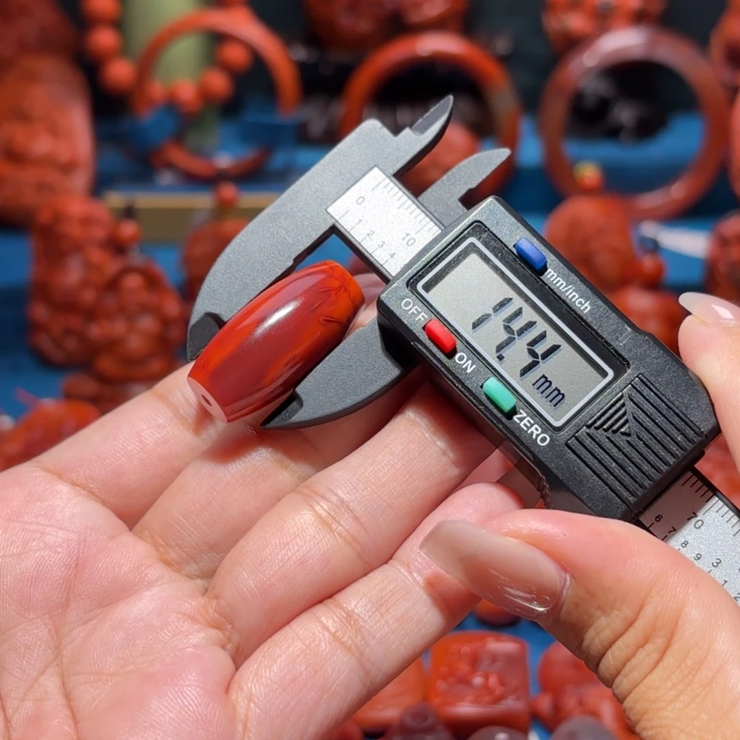 南红玛瑙雕刻未镶嵌