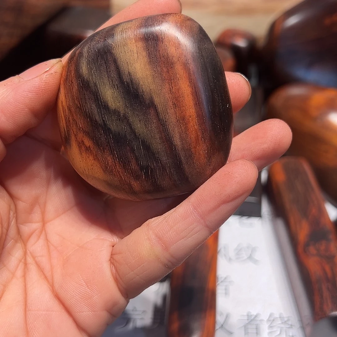 交趾黄檀（大红酸枝）秋*…