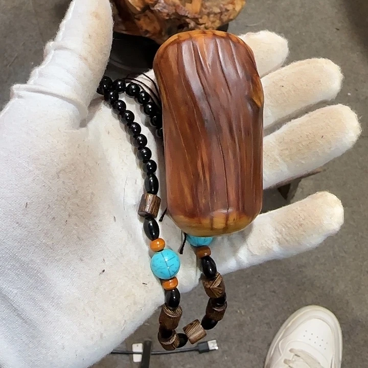 逍****柏木（崖柏）全陈化老料把件