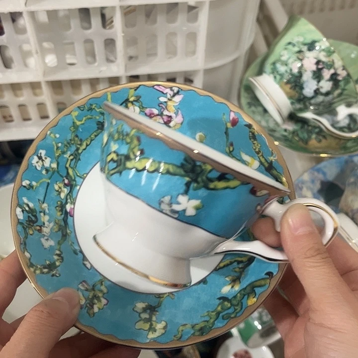 瓷片微瑕骨瓷杏花杯碟一套