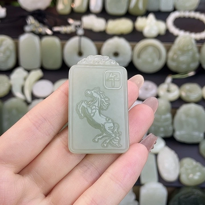 和田玉未镶嵌颈饰