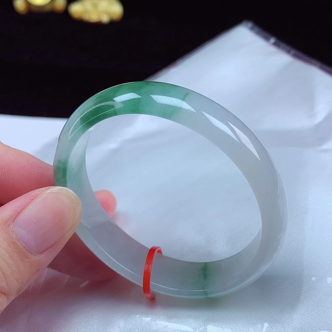 翡翠手镯（贵妃镯）未镶嵌51.5圈