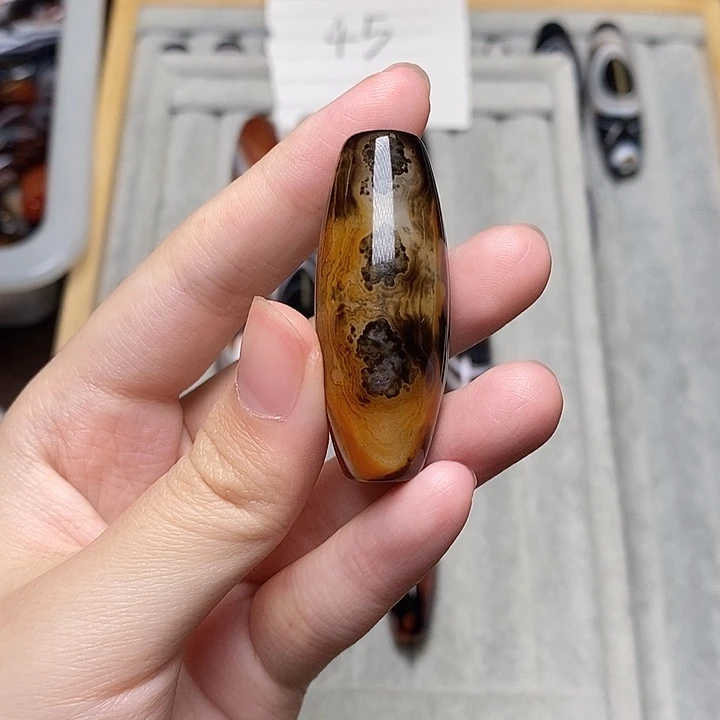阿***藏玛瑙/玉髓未镶嵌颈饰