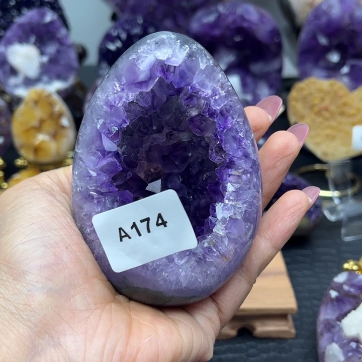 顾***念未镶嵌水晶大型摆件（非配饰）