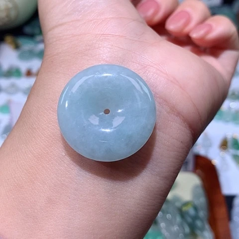 颈饰未镶嵌翡翠平安扣