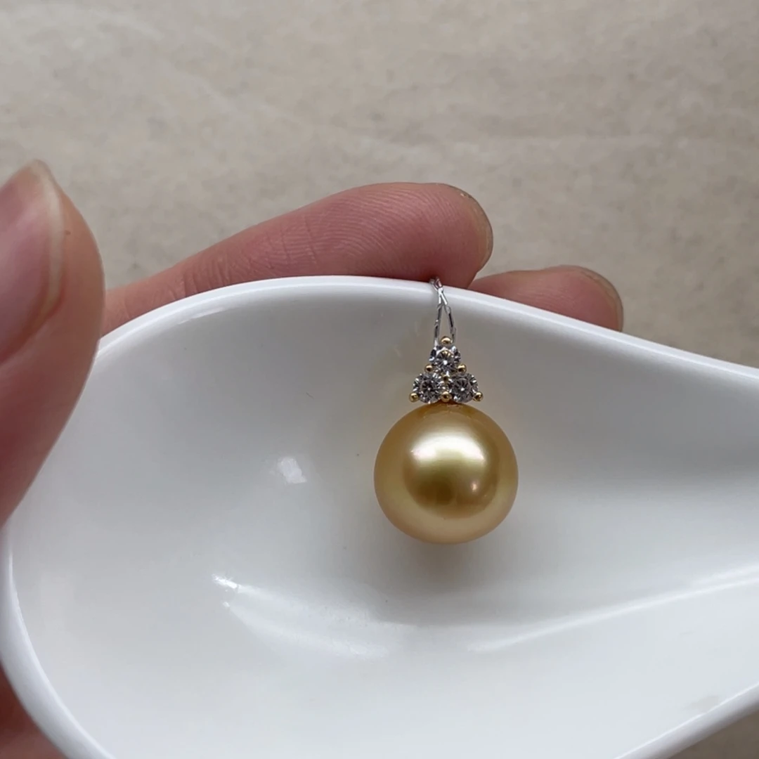 18K金镶嵌颈饰海水珍珠11.6mm