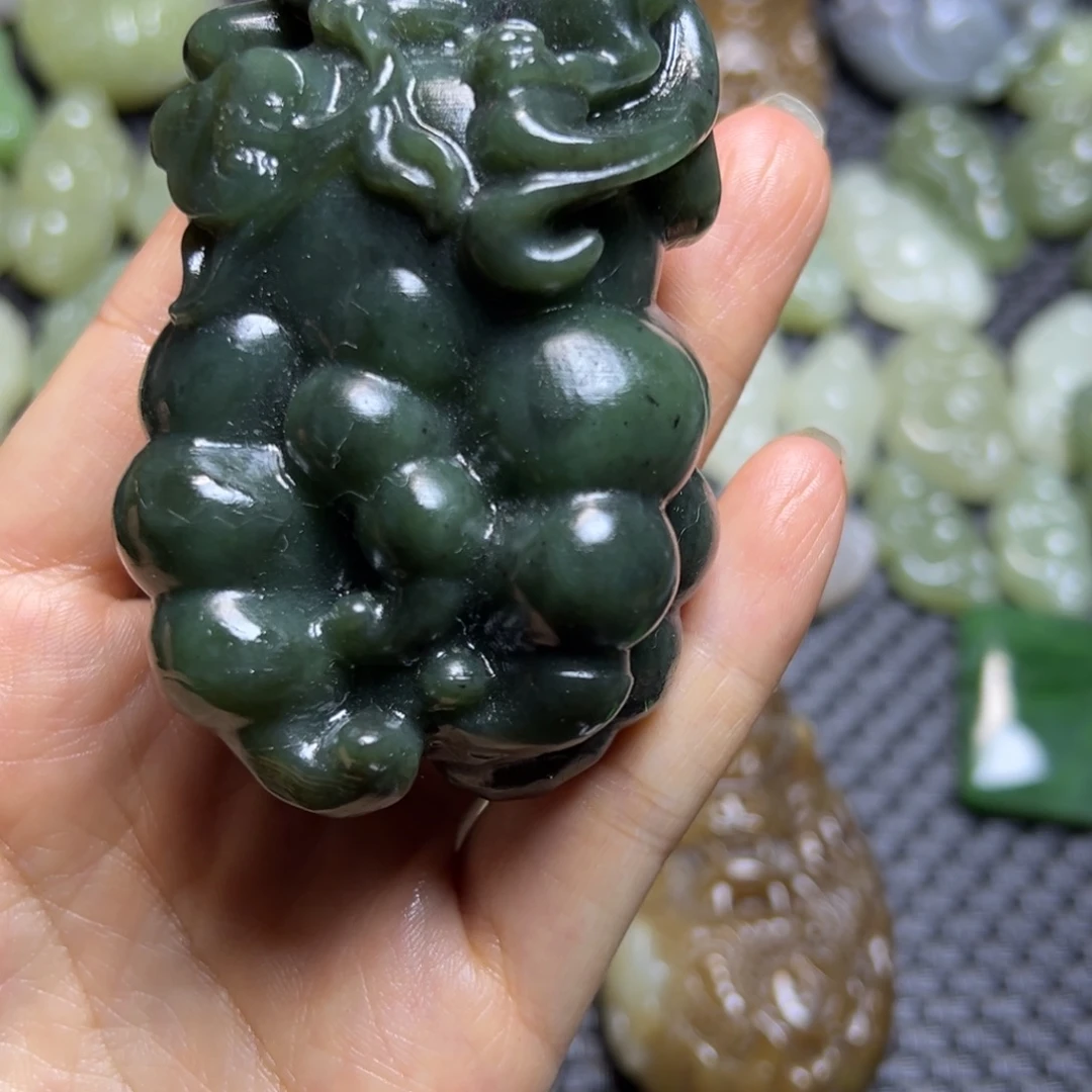 未镶嵌和田玉把件