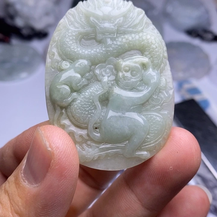 翡翠未镶嵌颈饰翡翠