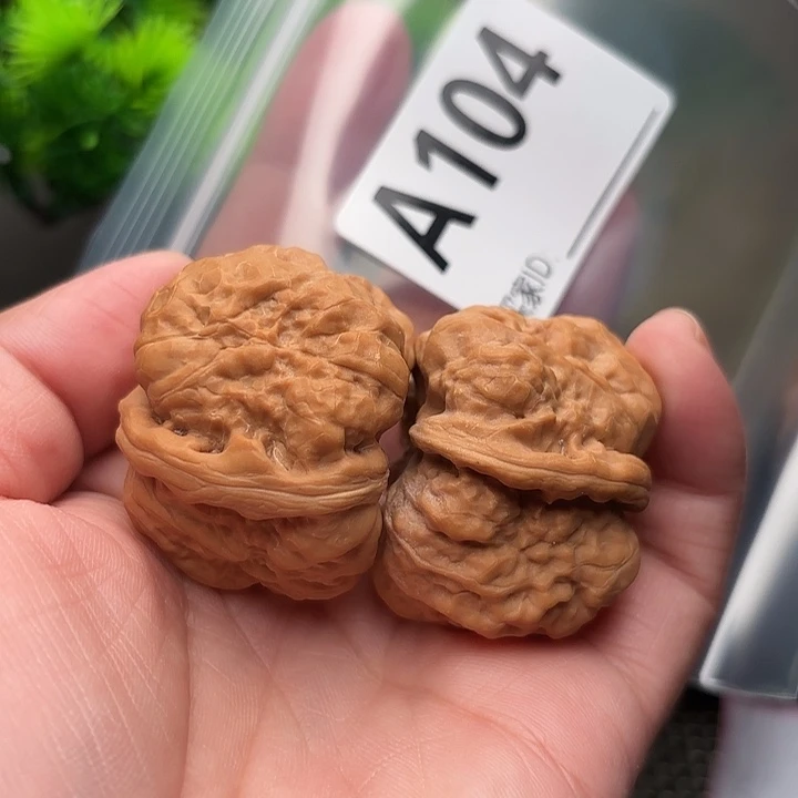 李***树把件桃核核桃蛤蟆头37