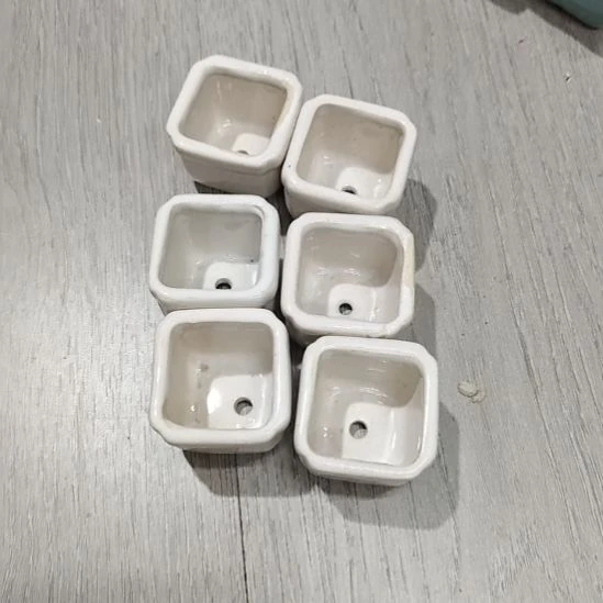 微瑕陶瓷盆满12包邮