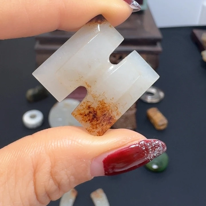 和田玉颈饰未镶嵌我**琴