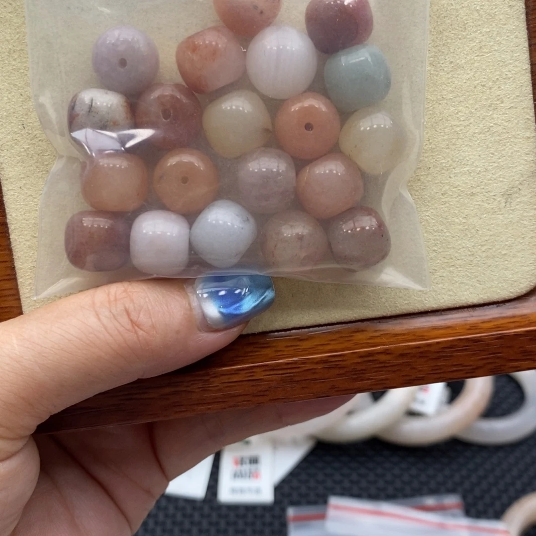 石英岩玉手链未镶嵌