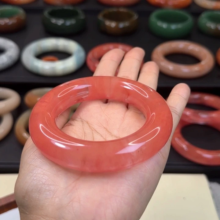 ****鹤石英岩玉手镯未镶嵌