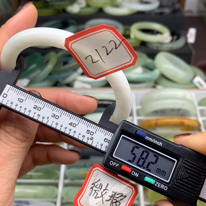 蓝***梦蛇纹石玉未镶嵌手镯2122