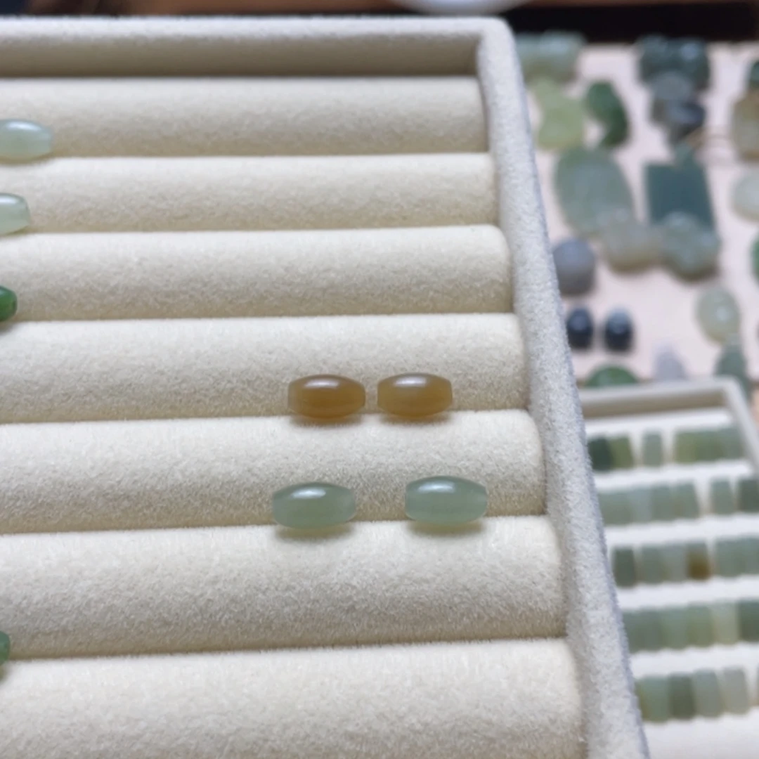 和田玉未镶嵌吊坠(不含链)4颗