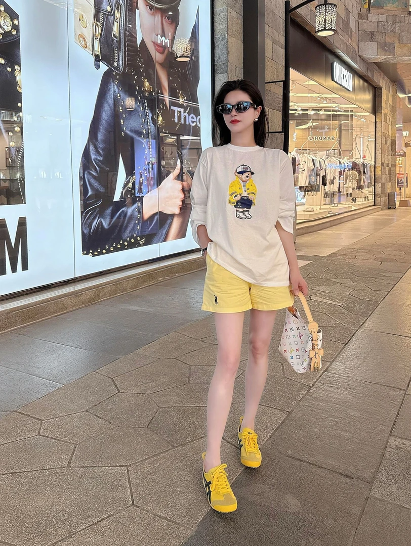 今年流行韩系设计感小个子穿搭小众印花T恤宽松休闲百搭短裤套装