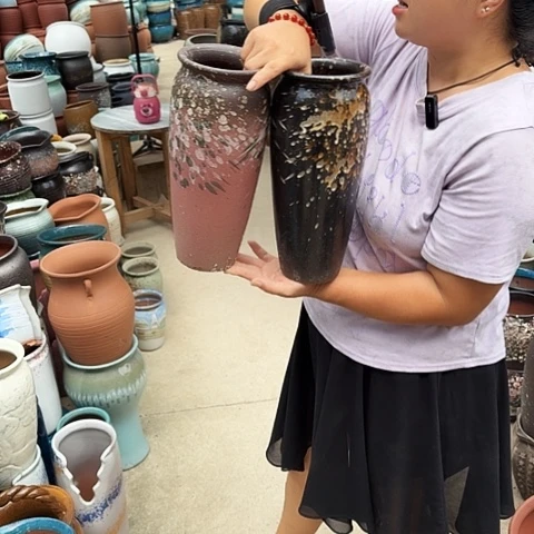 口13高31瑕疵两个盆子。
