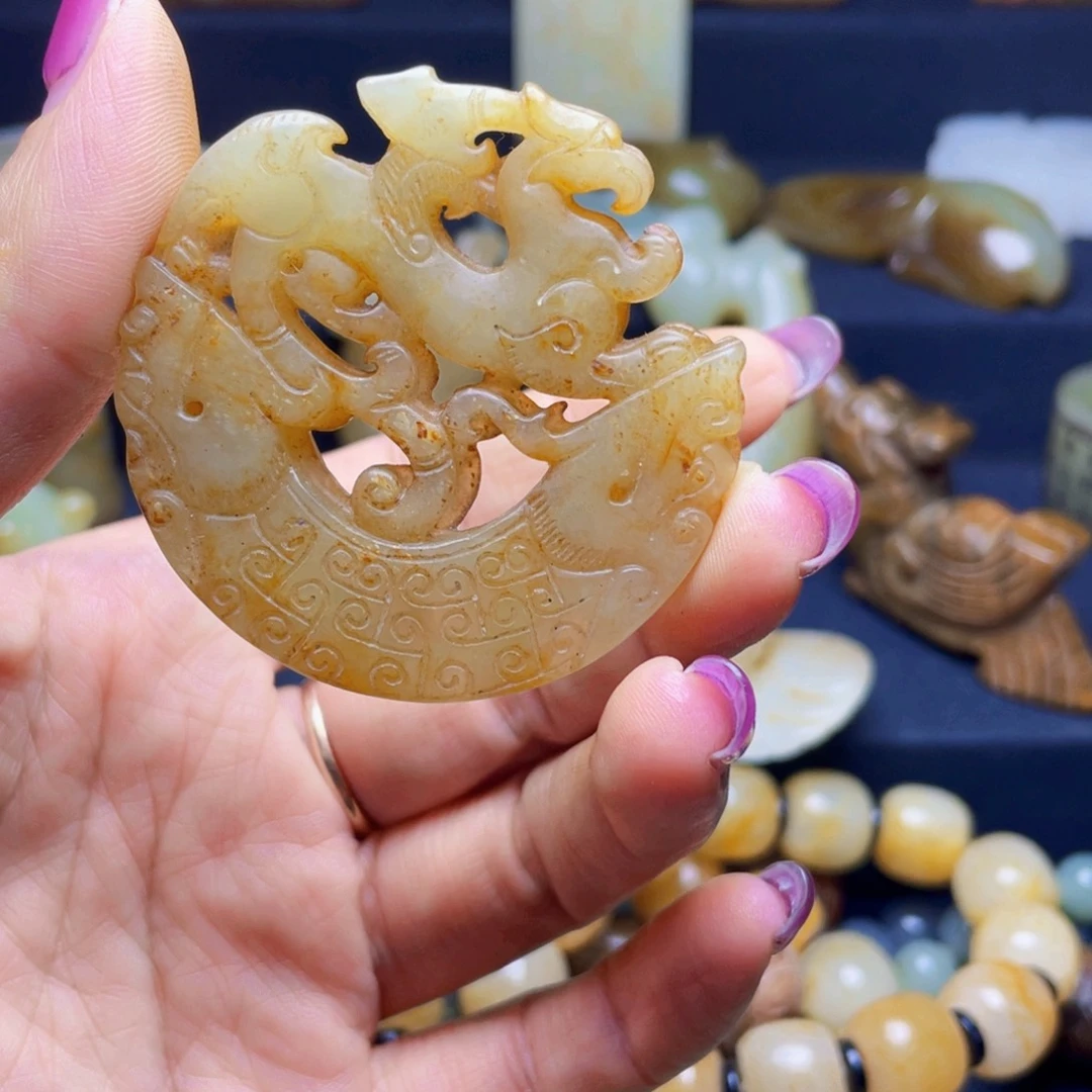 岫岩老玉（透闪石质玉）未镶嵌颈饰