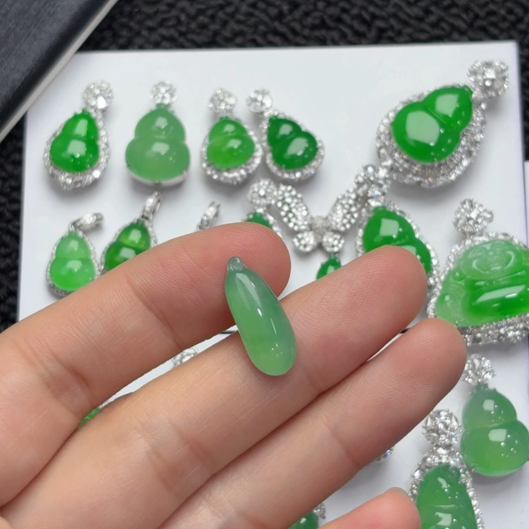 翡翠未镶嵌吊坠(不含链)福瓜