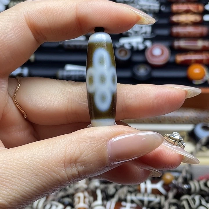 T***T玛瑙/玉髓合金颈饰