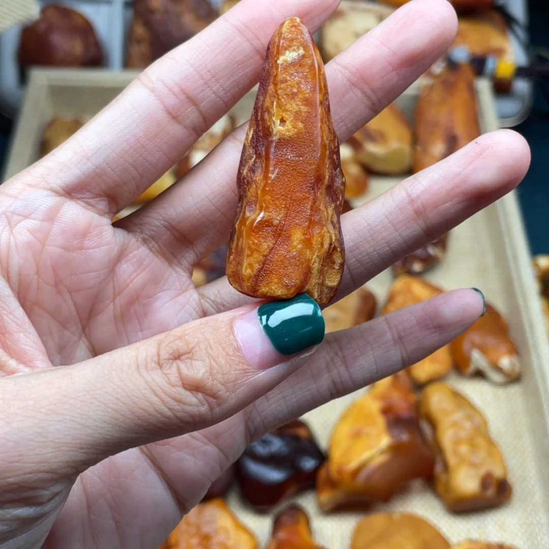 琥珀未镶嵌珠宝奇石