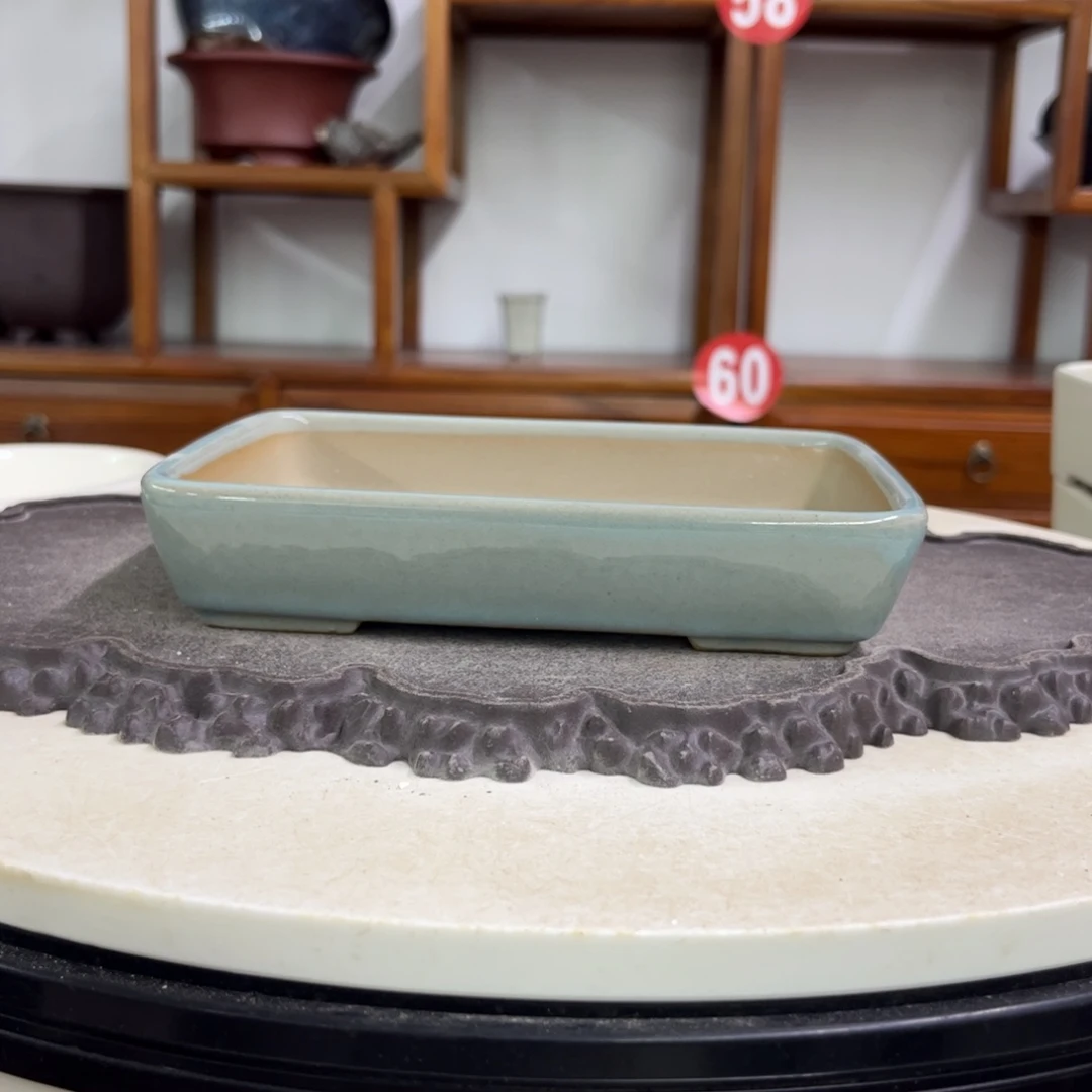 紫砂花盆瑕疵3-18-13。在。