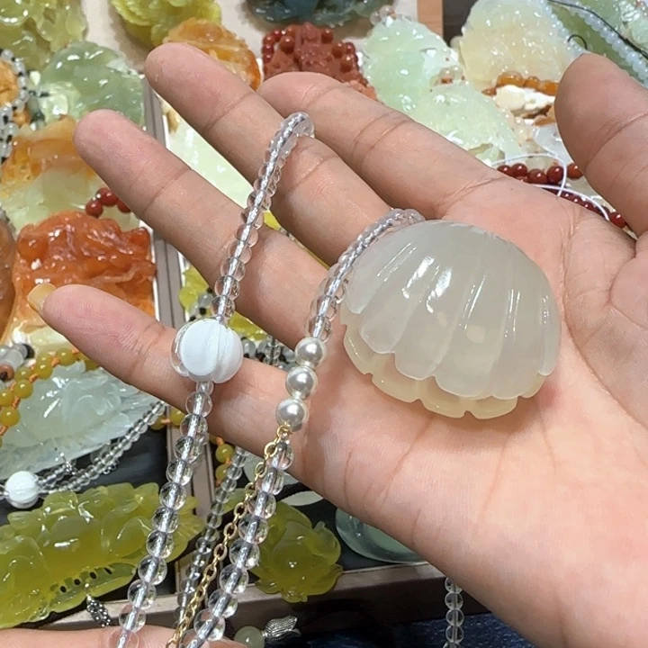 未镶嵌蛇纹石玉吊坠