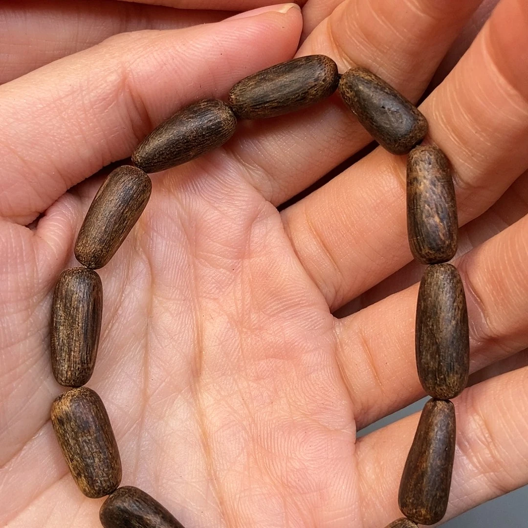 ****。沉香手串天然野伽罗6克，01