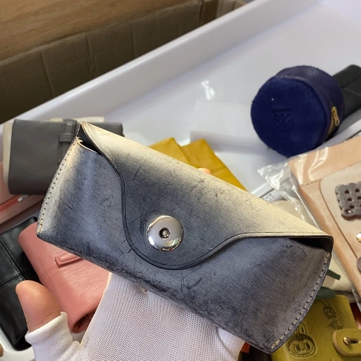 头层牛皮眼镜盒瑕疵