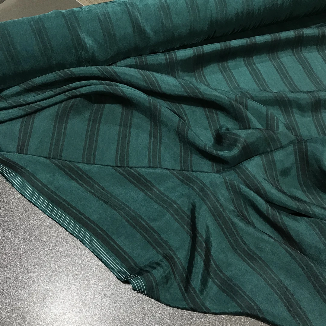 绿色条纹重磅砂洗铜氨丝面料