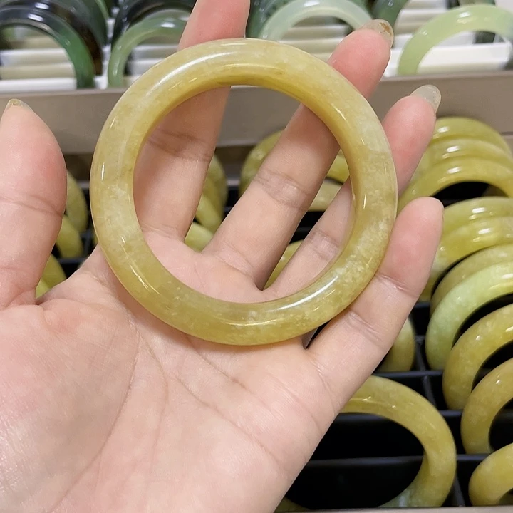 【闪购商品】未镶嵌蛇纹石玉手镯永****中