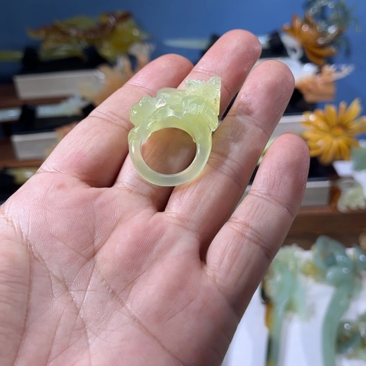 新***馆蛇纹石玉合金戒指