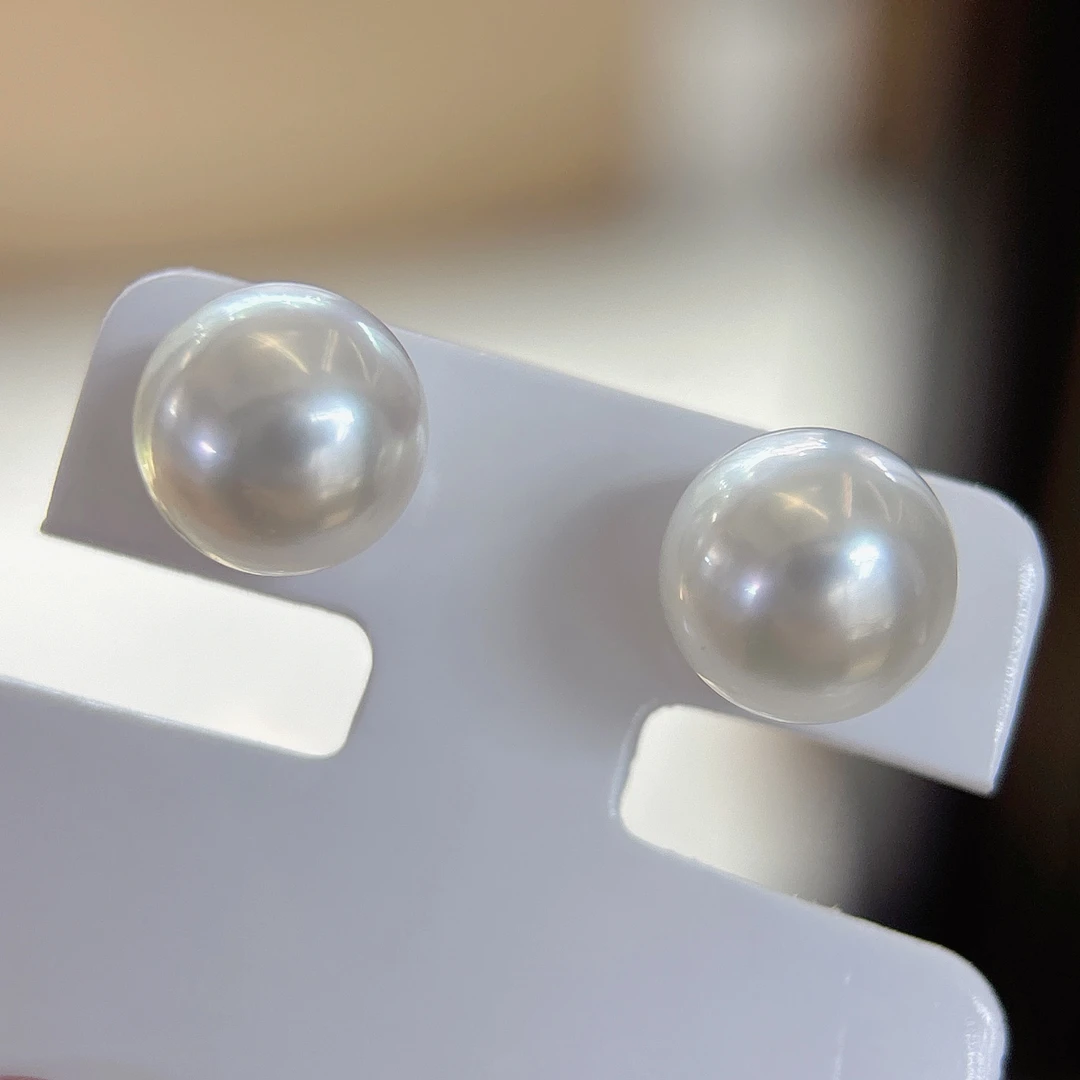 18K金9-10mm 9.6mm澳白海水珍珠耳钉 素钉 近正圆微微瑕