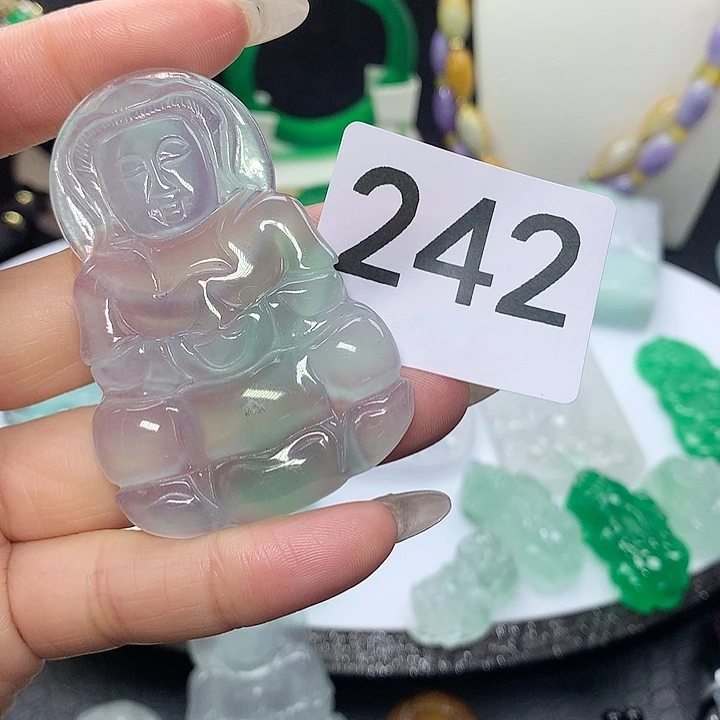 翡翠吊坠(赠链)未镶嵌