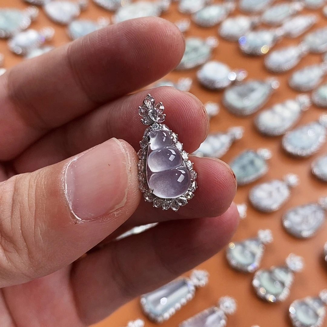 翡翠18K金镶嵌颈饰天然缅甸翡翠吊坠