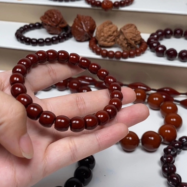 钱***来猴头雕刻的艺术品