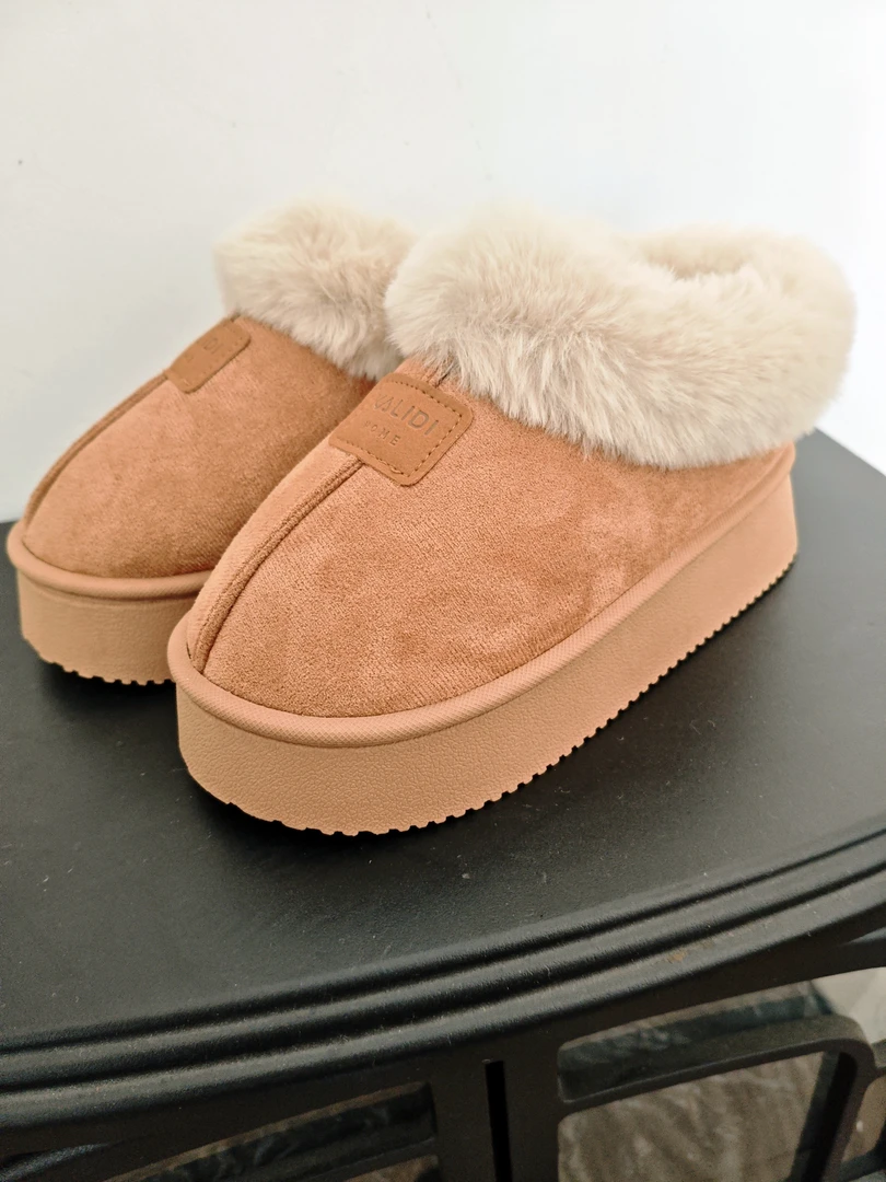 冬季厚底雪地靴防滑舒适加绒毛毛鞋女士居家保暖棉拖鞋可外穿