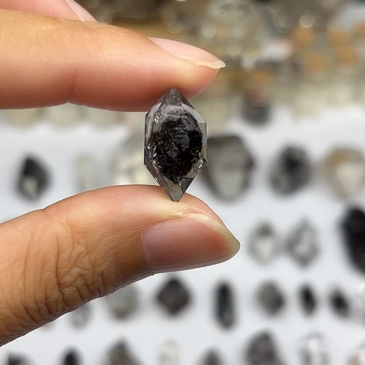 水晶颈饰未镶嵌双尖糖心闪灵钻