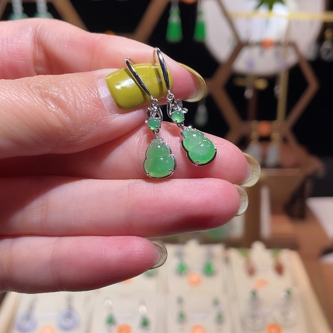 翡翠18K金镶嵌耳饰