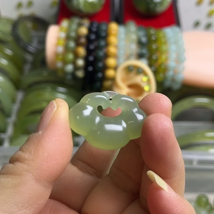 合金蛇纹石玉颈饰