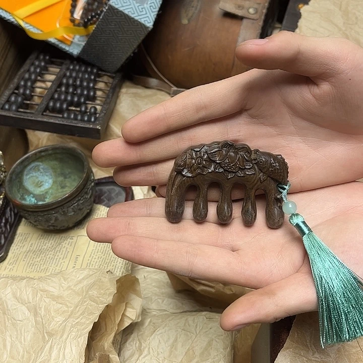 大叶紫檀（黑酸枝木类）