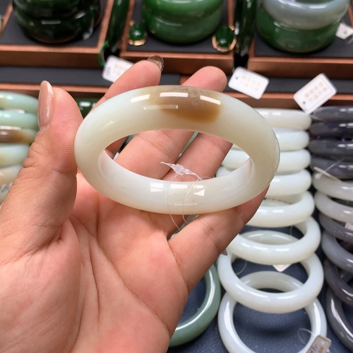 【闪购商品】未镶嵌手镯和田玉