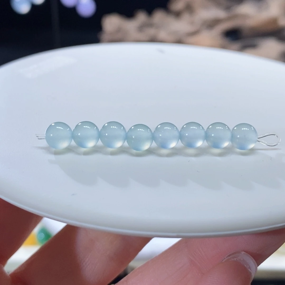 翡翠未镶嵌颈饰卡6左右 多样性发其一