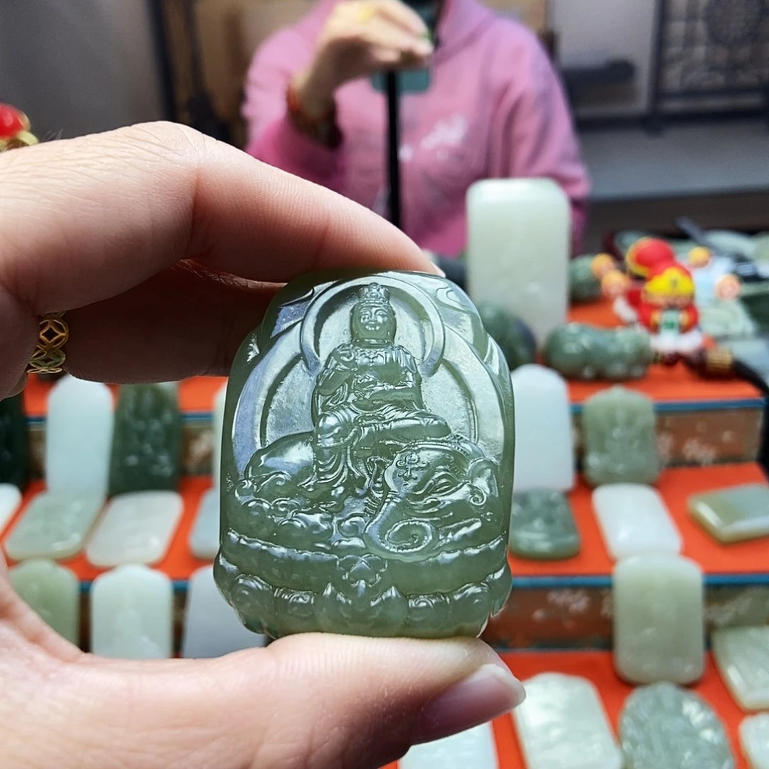 颈饰未镶嵌和田玉龍****）