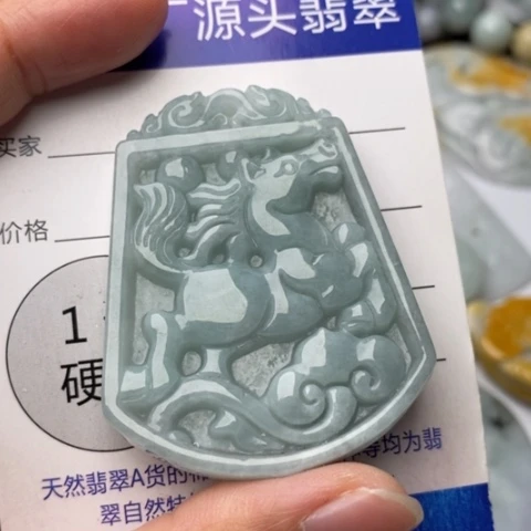 翡翠颈饰未镶嵌翡翠
