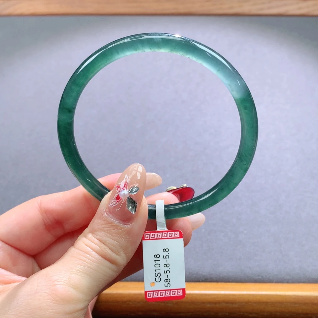 翡翠手镯未镶嵌天然翡翠手镯