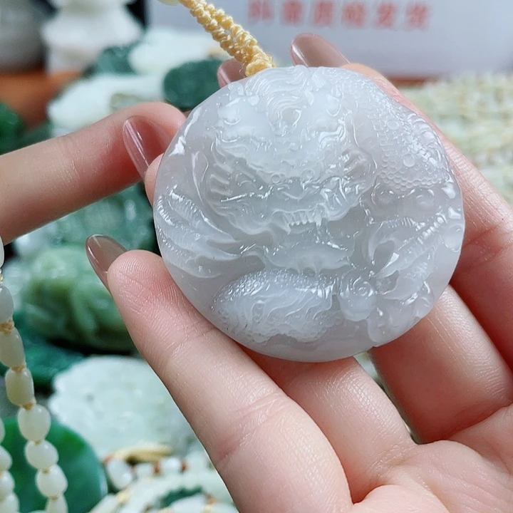 颈饰未镶嵌和田玉
