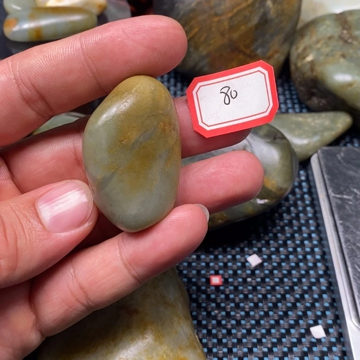 未镶嵌和田玉把件80